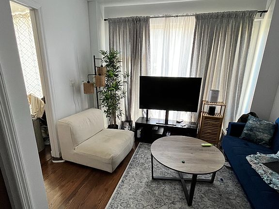 2nd image of 897 Broadway #3R