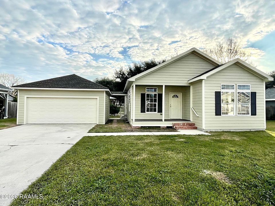 1st image of 102 Stoneburg Dr