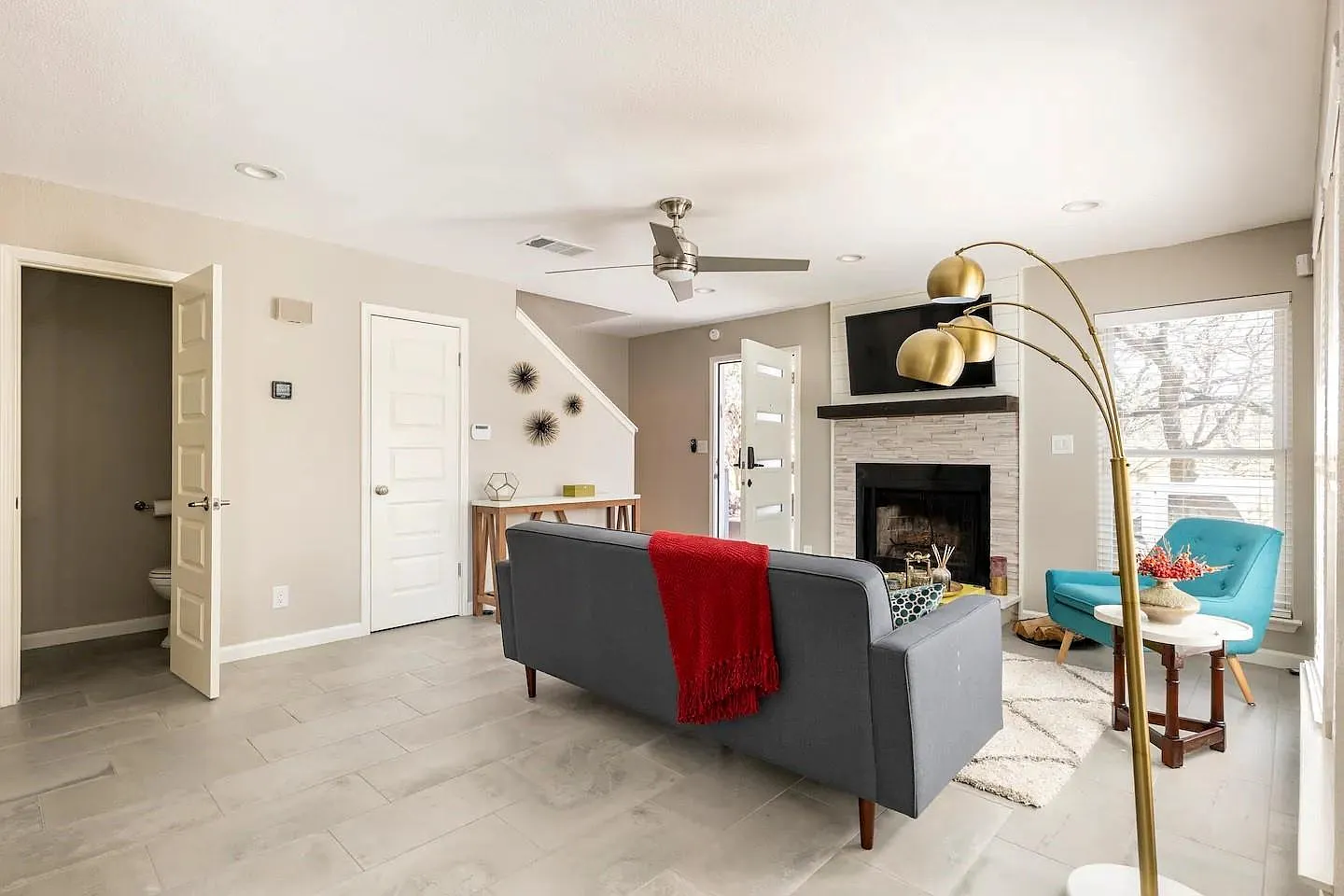2 bed, 1.5 bath, 1030 sqft, $2,500 — Photo 3
