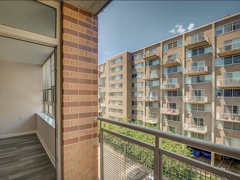 350 G St SW — Photo 27