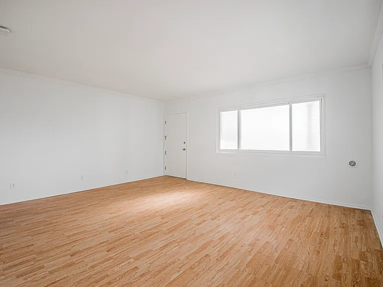 5843 W 88th St — Photo 542