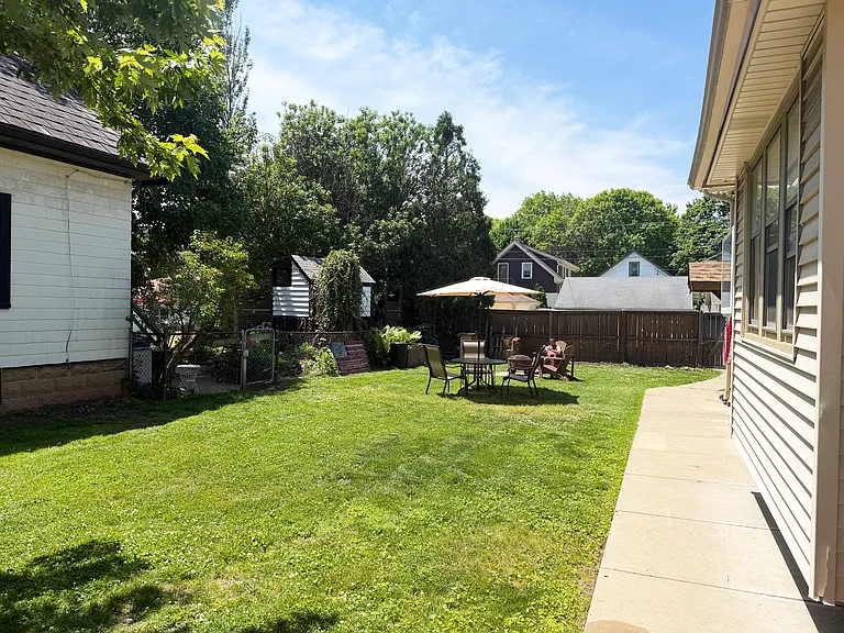 3149 S Hanson Ave #LOWER — Photo 22