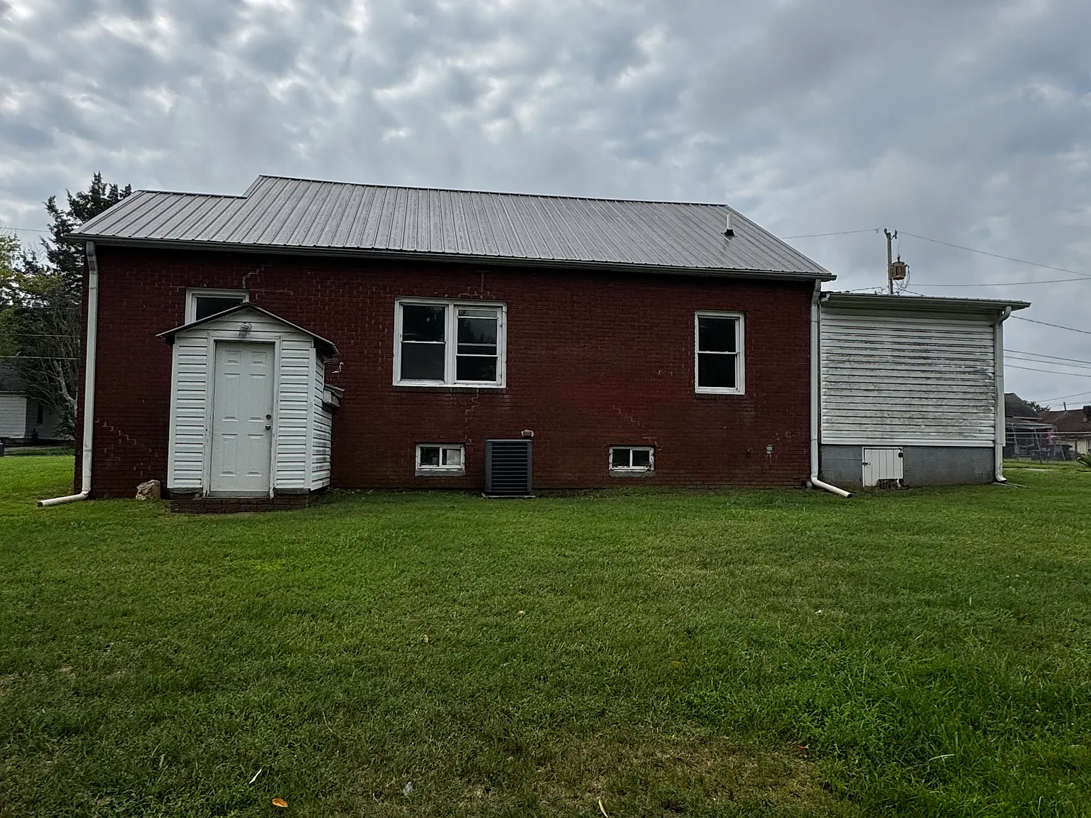 4 bed, 2.5 bath, 1424 sqft, $1,750 — Photo 3