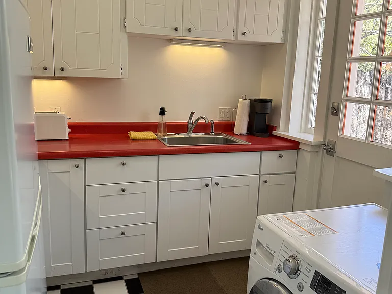 114 W Booth St — Photo 16