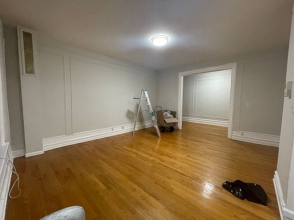 3rd image of 61 W 74th St APT 4A