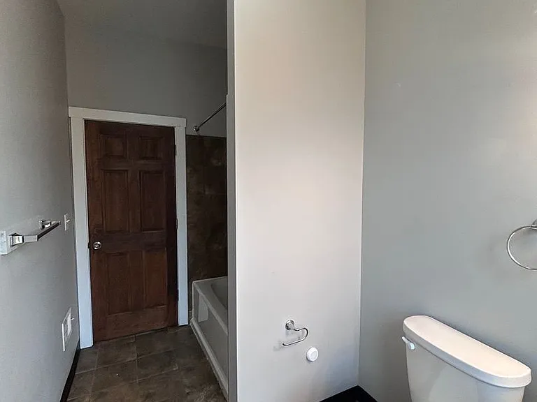 2240 Wilson Ave — Photo 12