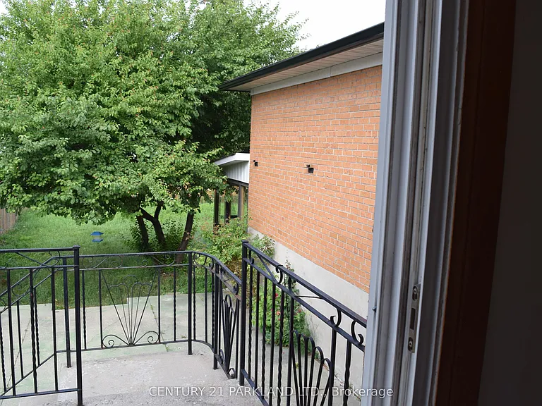 38 Beamsville Dr — Photo 15