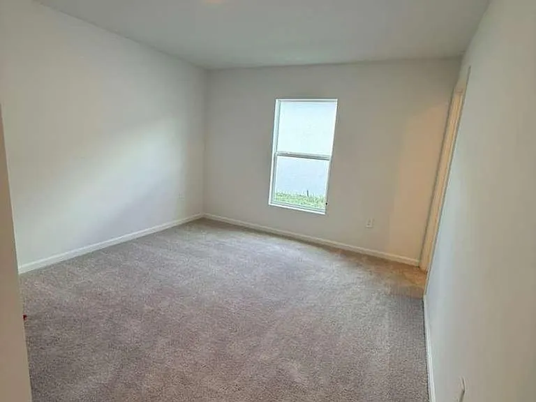 355 Artemis St — Photo 8