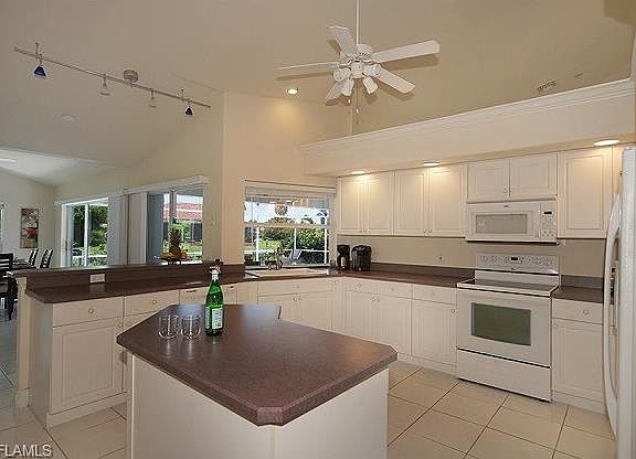 4th image of 1426 SE 23rd Pl