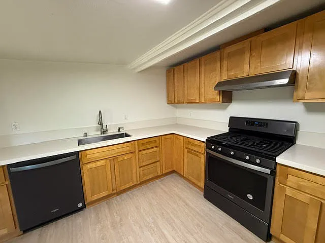 276 Woodland Dr — Photo 7