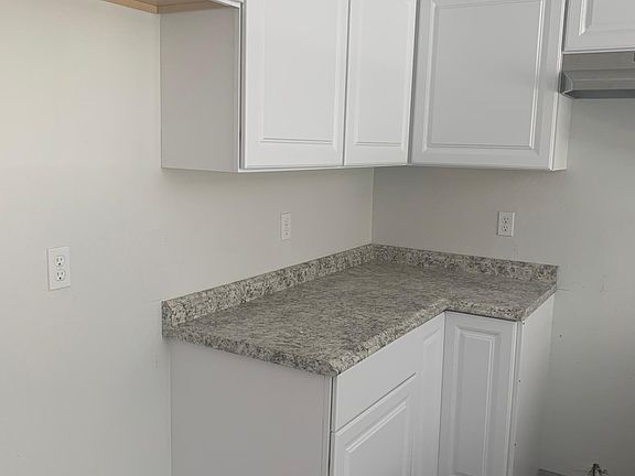 5th image of 148 W 7th Ave