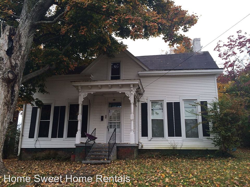 1st image of 300 E Main St
