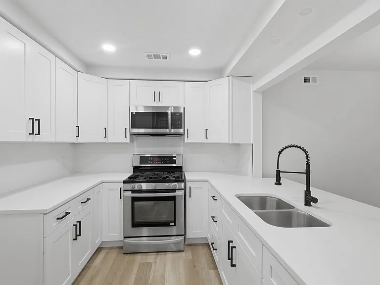 3602 Storm Creek Dr — Photo 7