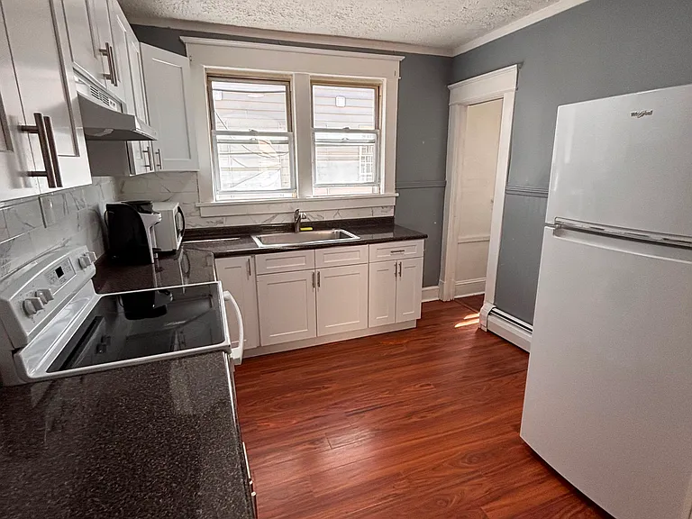 21 Hawk St #2 — Photo 3
