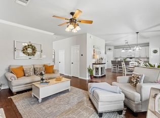 5801 Meadowglen Dr, Denton, TX 76205