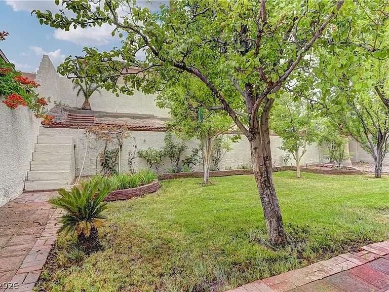 1813 Snow Spring Ln — Photo 35