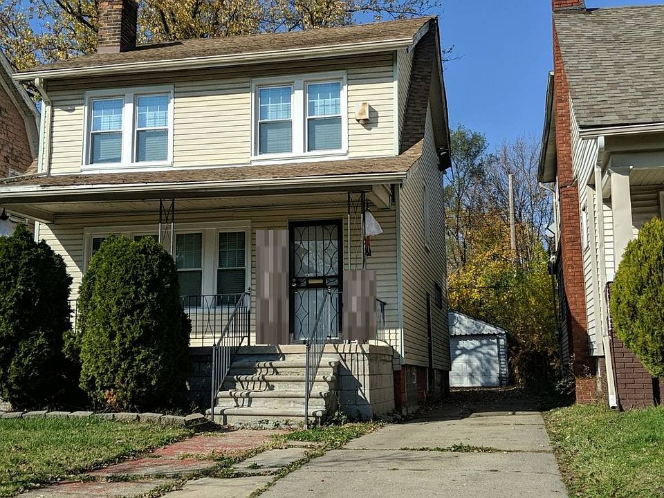 2nd image of 2494 Leslie St