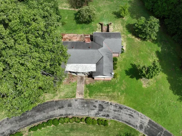 136 Clark St, Brookneal, VA 24528