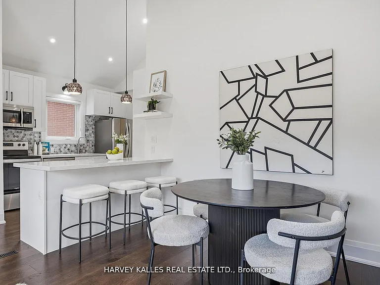 568 Northcliffe Blvd — Photo 11