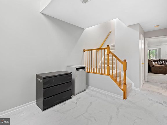 3rd image of 12742 Sidney Way