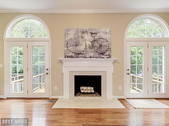3rd image of 6311 Crooked Oak Ln