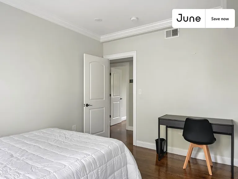 490 Washington St — Photo 17