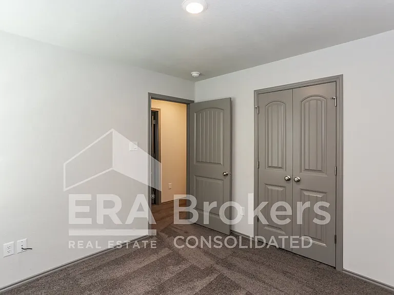 239 Green Valley Dr — Photo 23