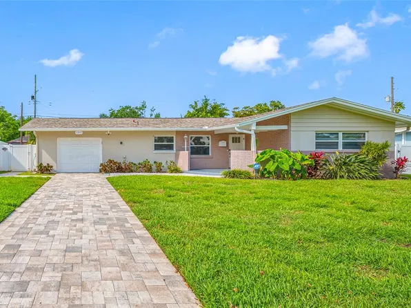 6345 Dartmouth Ave N, Saint Petersburg, FL 33710