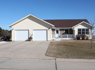 1208 12th Ave NE, Sioux Center, IA 51250