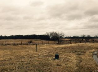 13 Austin Dr, Brighton, IL 62012