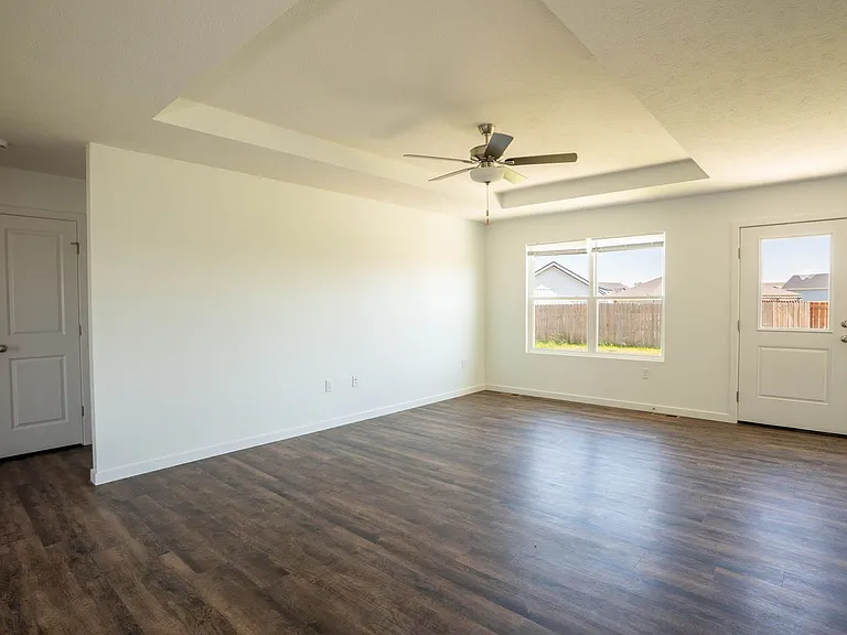 1380 Kay St — Photo 9