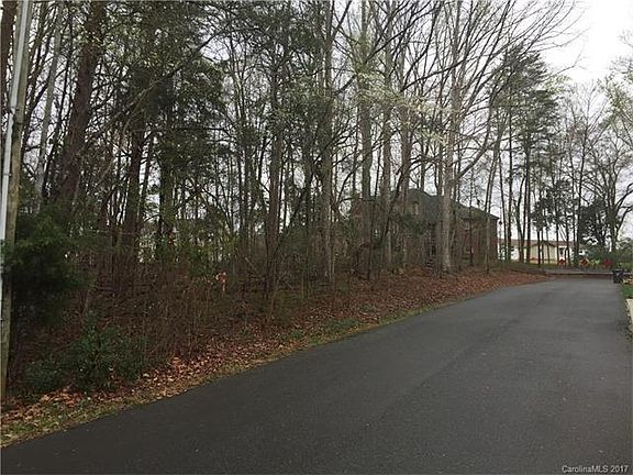 5th image of 13808 Island Dr