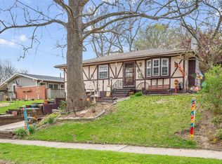 916 Winegardner Rd, Des Moines, IA 50317