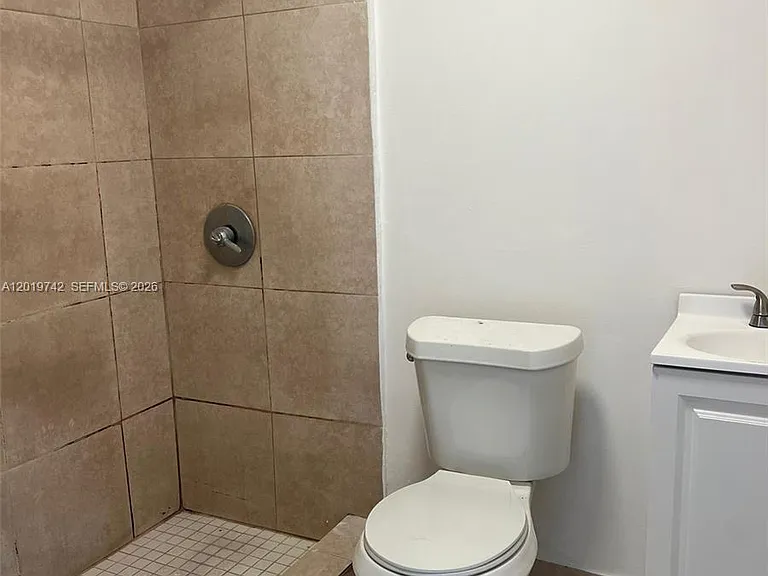4245 NW 24th Ave #1 — Photo 8