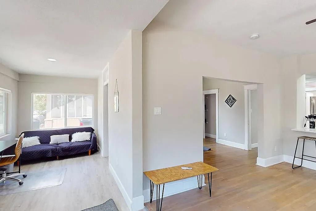 2 bed, 1000 sqft, $2,400 — Photo 2