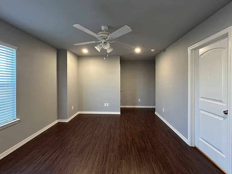 624 N 6th St #2 — Photo 15