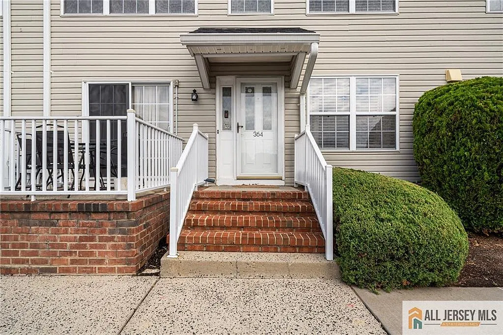 2 bed, 2.5 bath, 1566 sqft, $2,800 — Photo 1