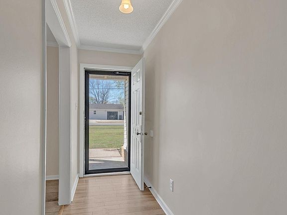 4th image of 199 Monica Ave