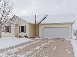 3728 Royal Dr SW, Cedar Rapids, IA 52404
