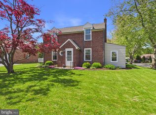 2301 Sunset Ln, York, PA 17408