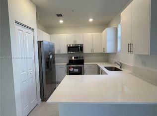 210 SW 159th Dr, Hollywood, FL 33027