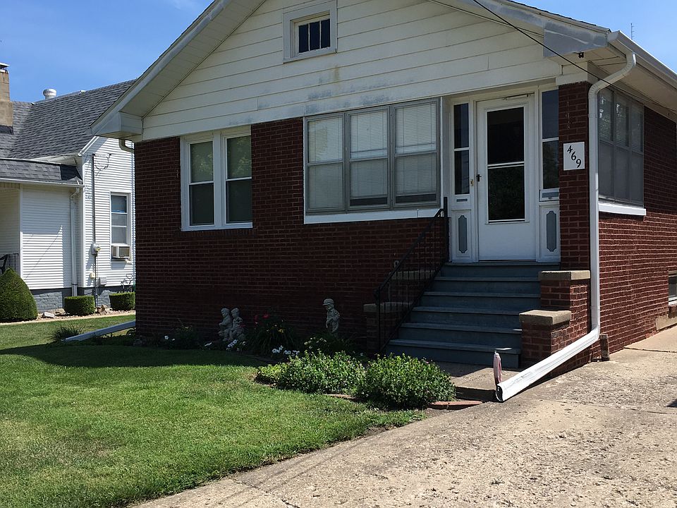 1st image of 469 Locust St