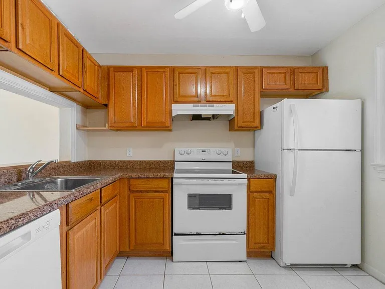 6736 Palmetto Cir S #105 — Photo 7