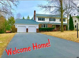 8 Ridge Ln, Ballston Lake, NY 12019