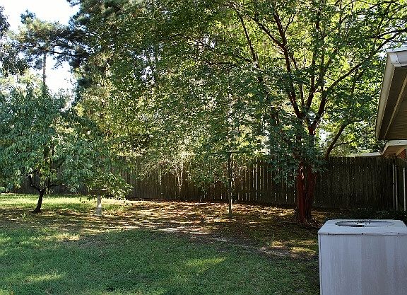 3rd image of 806 Drew Ln