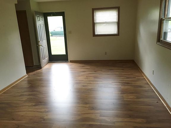 4th image of 108 Guy St #201