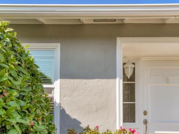 218 Louise Ln, San Mateo, CA 94403