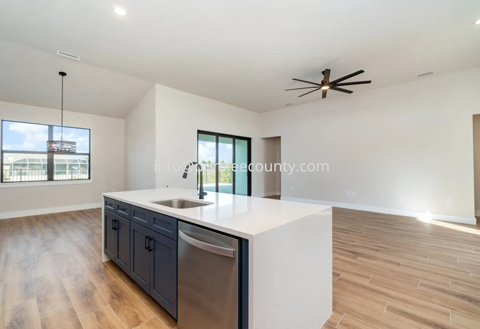 4 bed, 2.0 bath, 2013 sqft, $2,800 — Photo 4