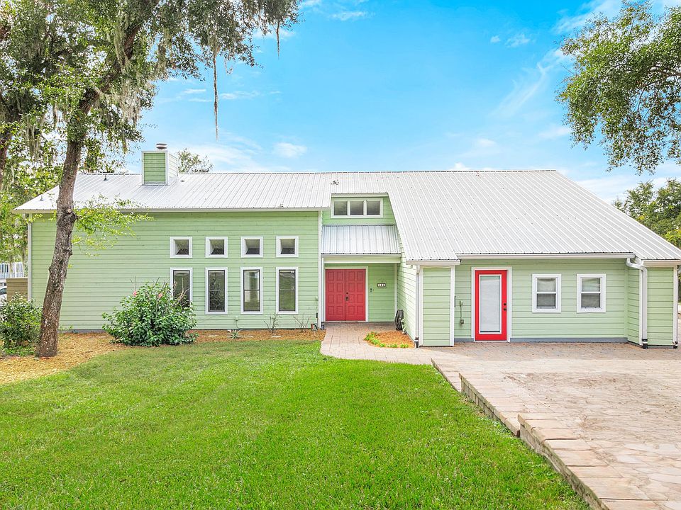 1st image of 161 Creekside Dr