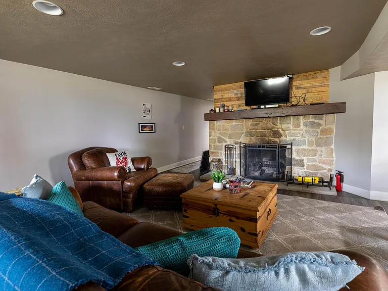 3720 Brehob Rd — Photo 2